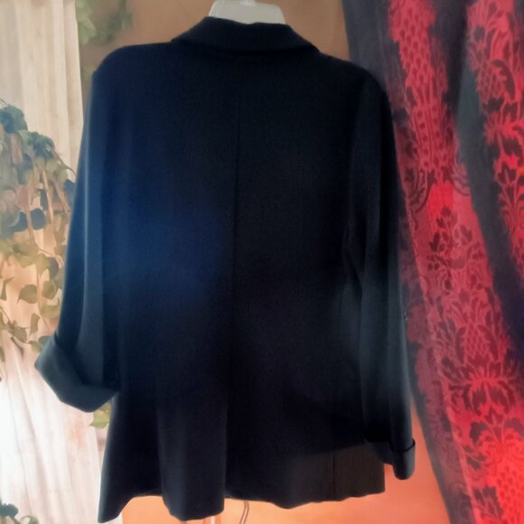 EUC: Time and Tru Sze Large Black Relaxed Fit Button Front Ponte Blazer - Picture 2 of 5